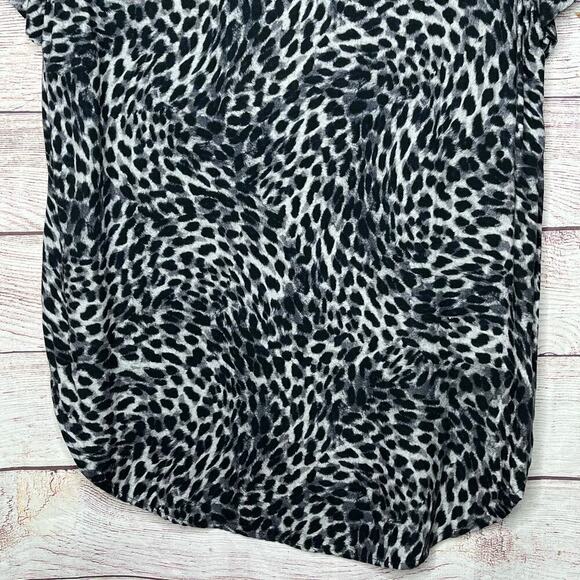 Bella Dahl Women's V Neck Short Sleeve Soft Animal Print Shirt Size Large - Picture 7 of 8